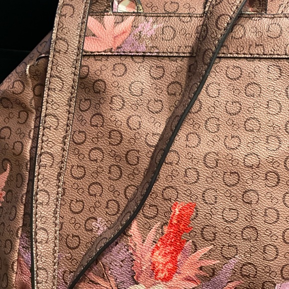 GUESS Backpack - Picture 4 of 9